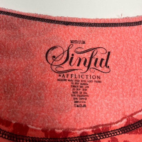 Sinful By Affliction Monica Sweatshirt Graphic Tee Size Medium Red Coral NEW - Picture 5 of 13